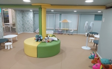 키즈카페 기둥시트 자체제작사례